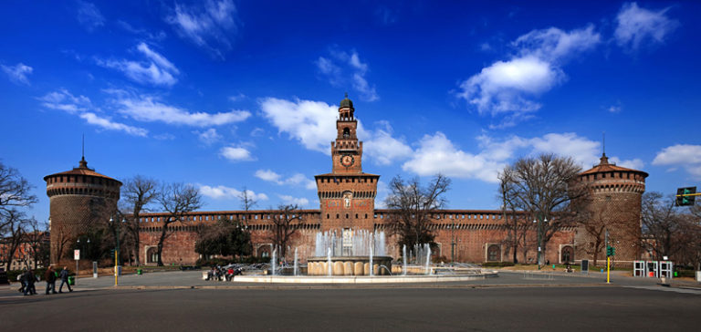 Uma Passagem Por Favor_Castelo Sforzesco_Milão_Itália