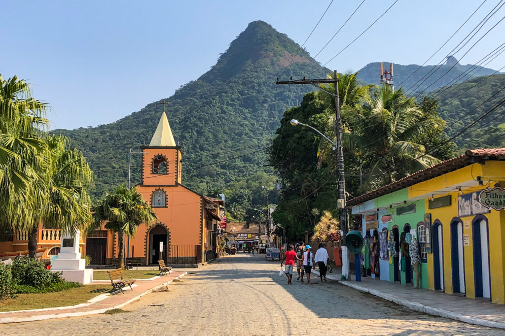 Vila do Abraão, Charme e Aconchego na Ilha Grande - Uma Passagem Por Favor